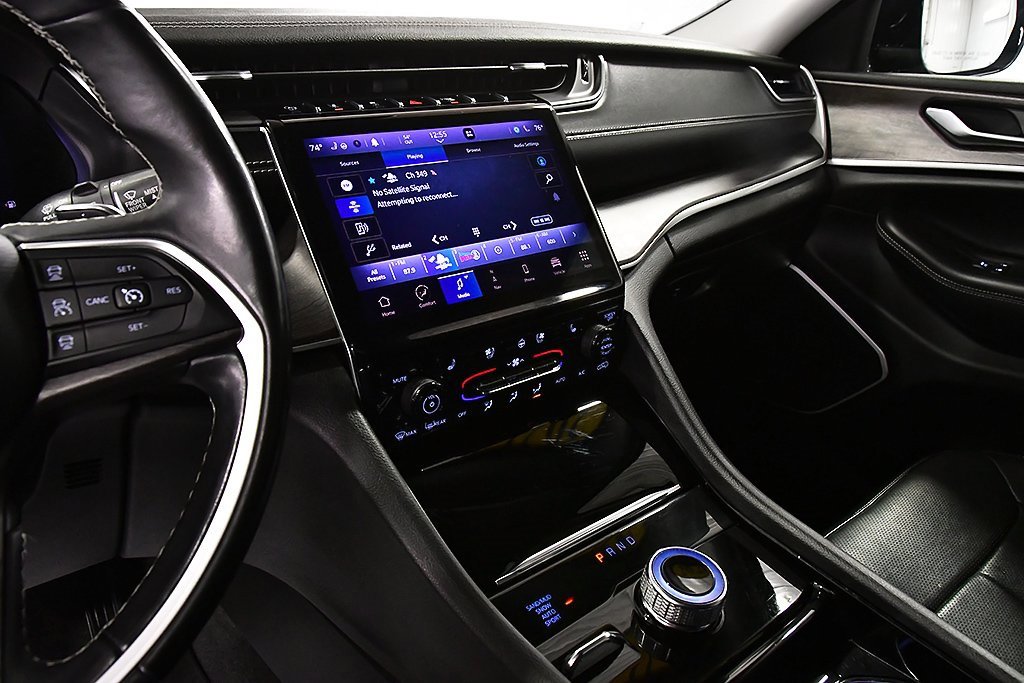 Used 2021 Jeep Grand Cherokee L Limited w/ Luxury Tech Group II image 20