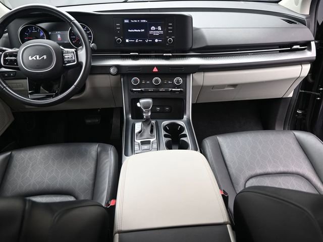 Used 2024 Kia Carnival LX image 24