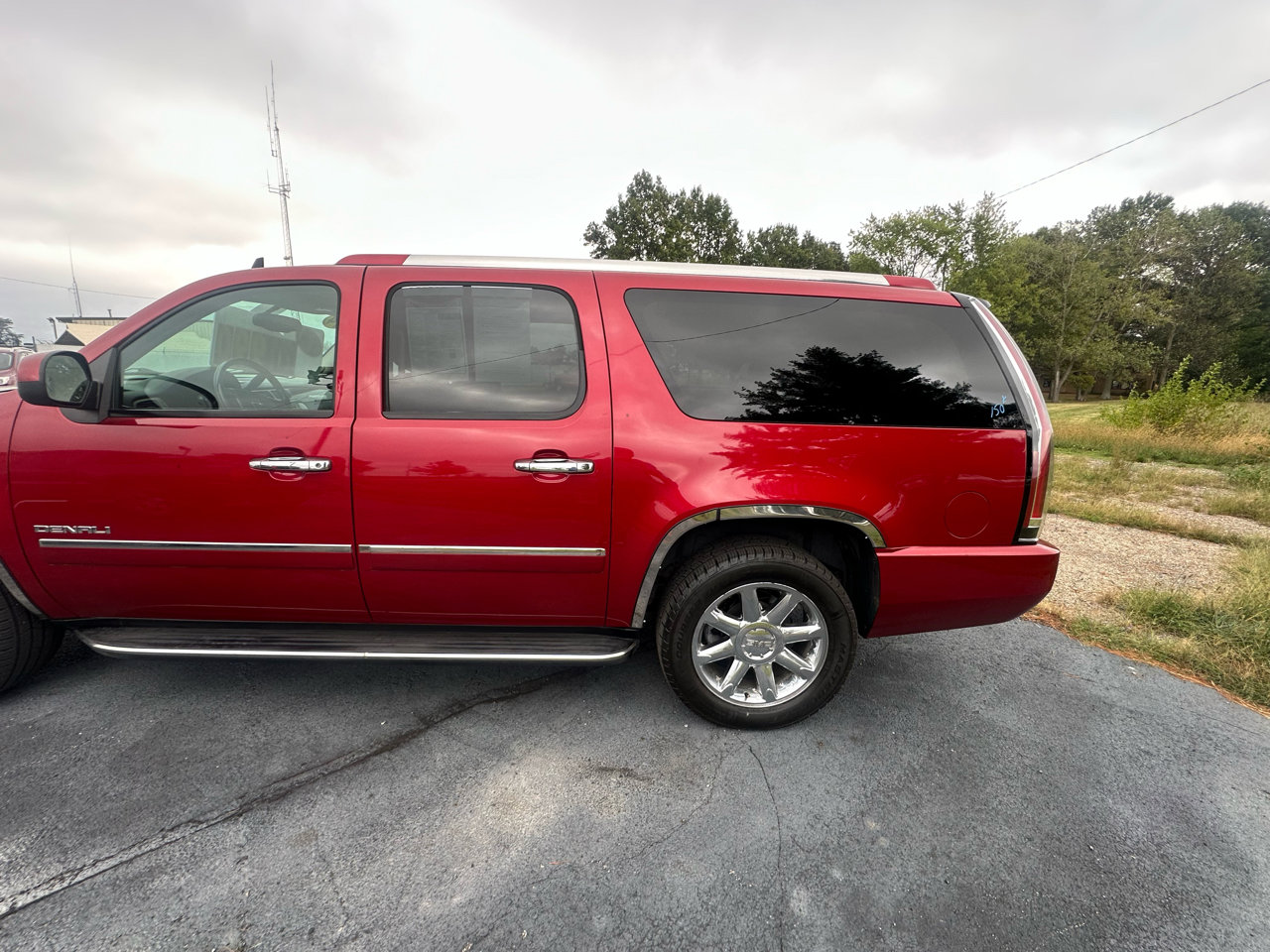 Used 2014 GMC Yukon XL Denali image 11
