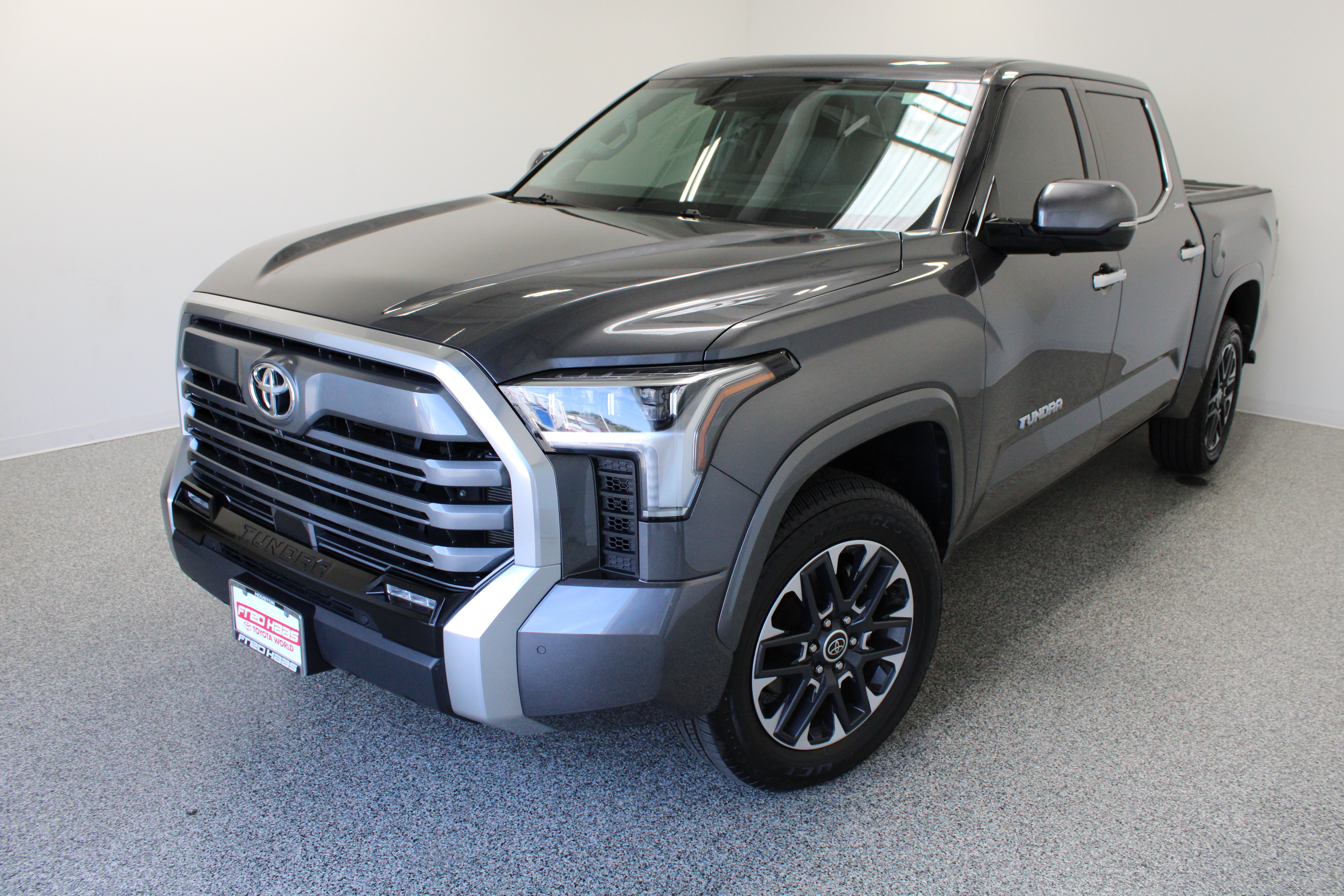 Used 2023 Toyota Tundra Limited AWD/4WD image 2