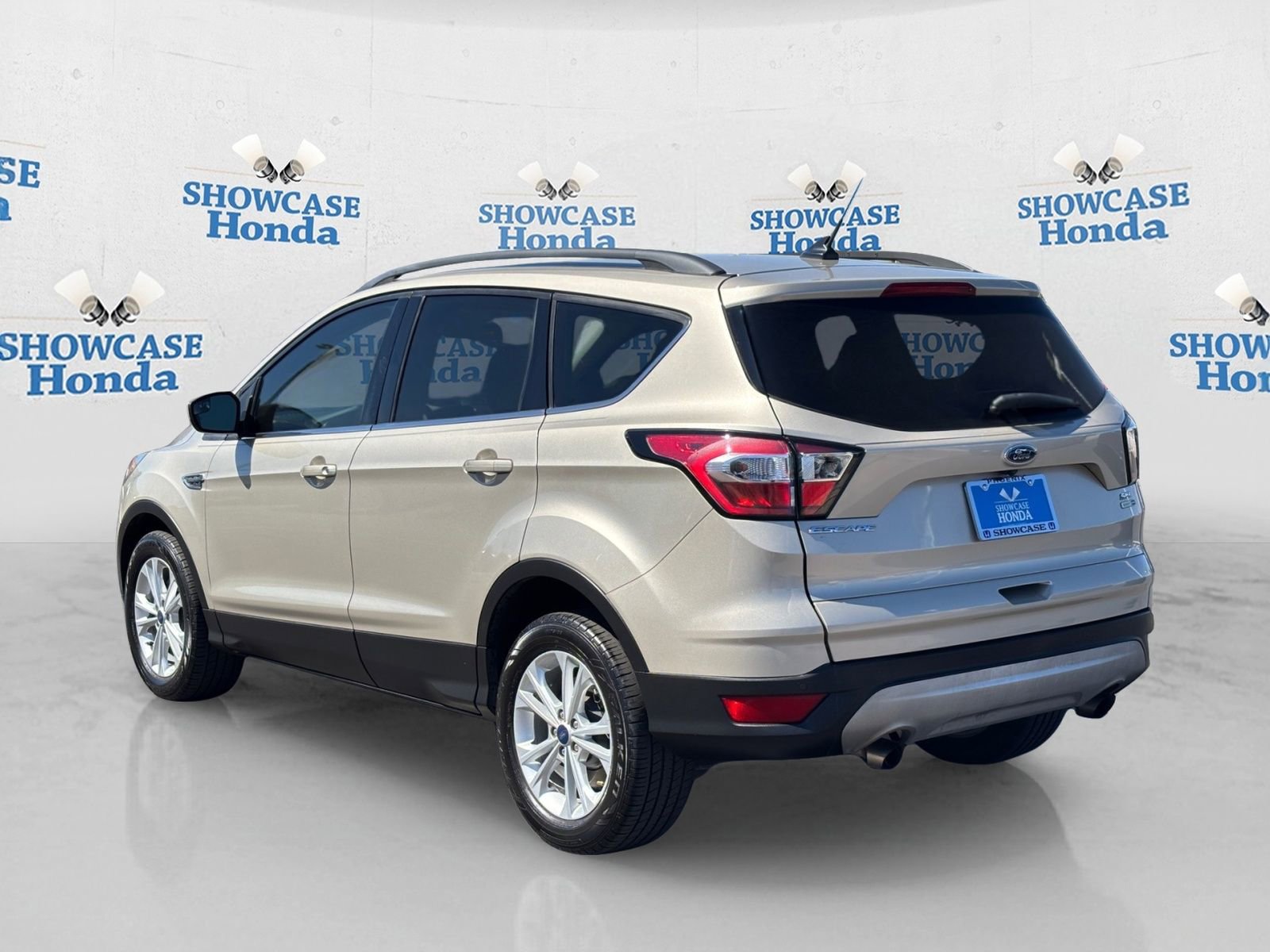 Used 2018 Ford Escape SEL image 5