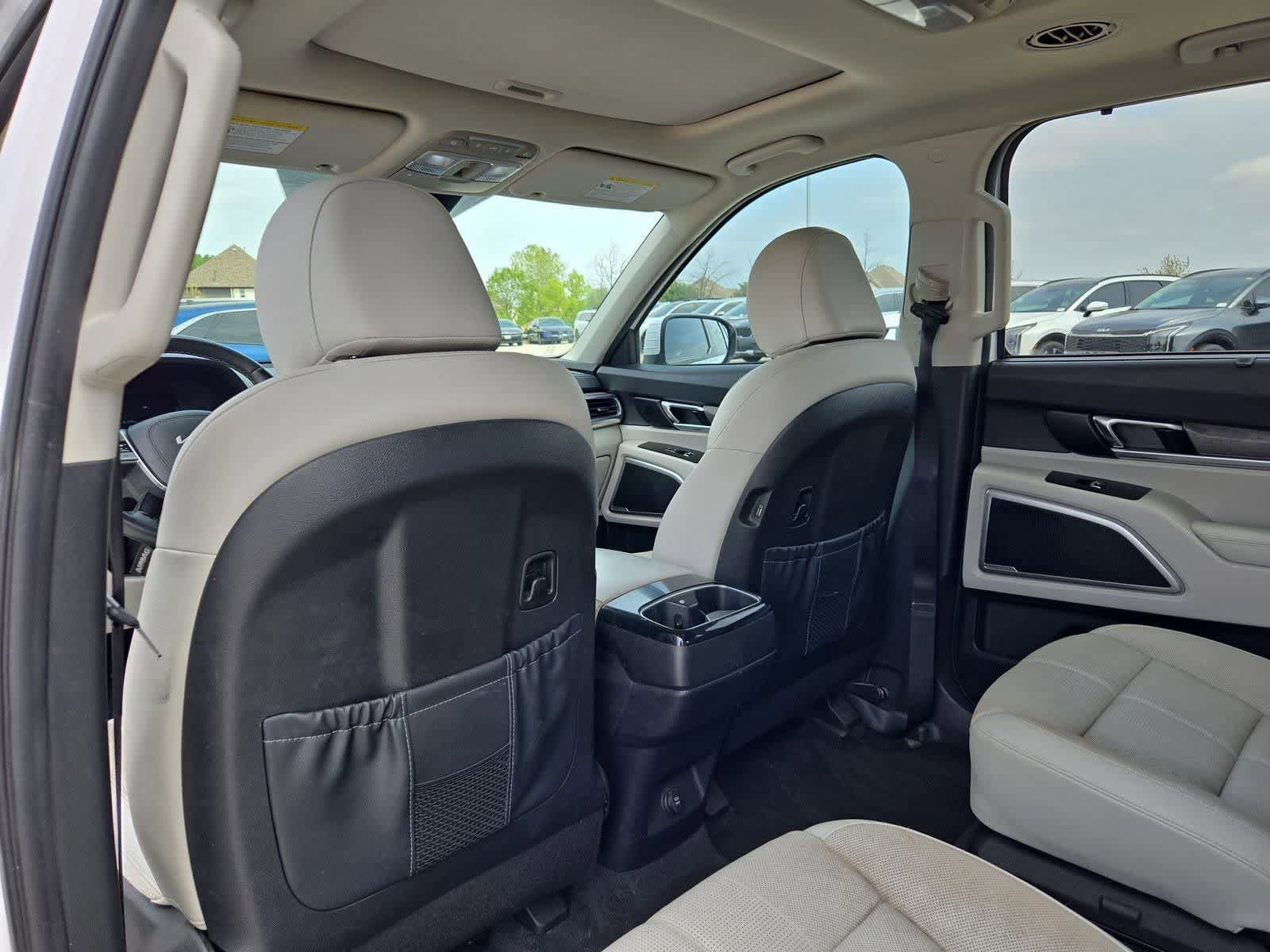 Used 2022 Kia Telluride EX w/ EX Premium Package image 16