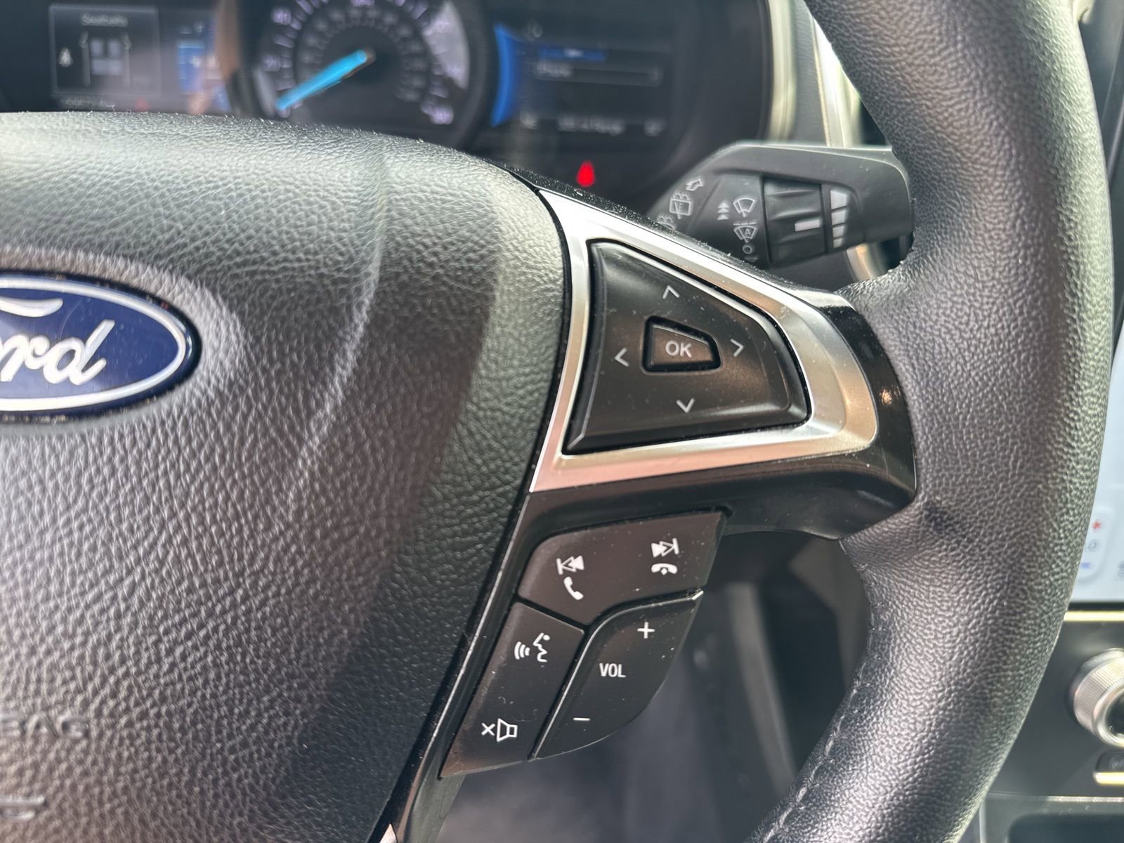 Used 2024 Ford Edge Titanium AWD/4WD image 23