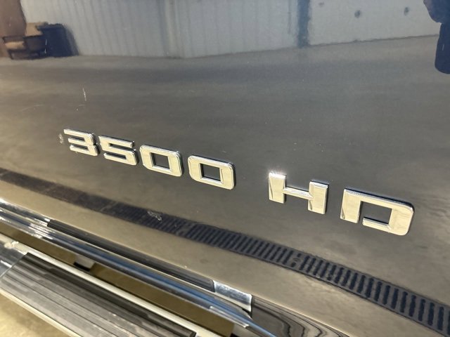 Used 2022 Chevrolet Silverado 3500 LT w/ Convenience Package image 3