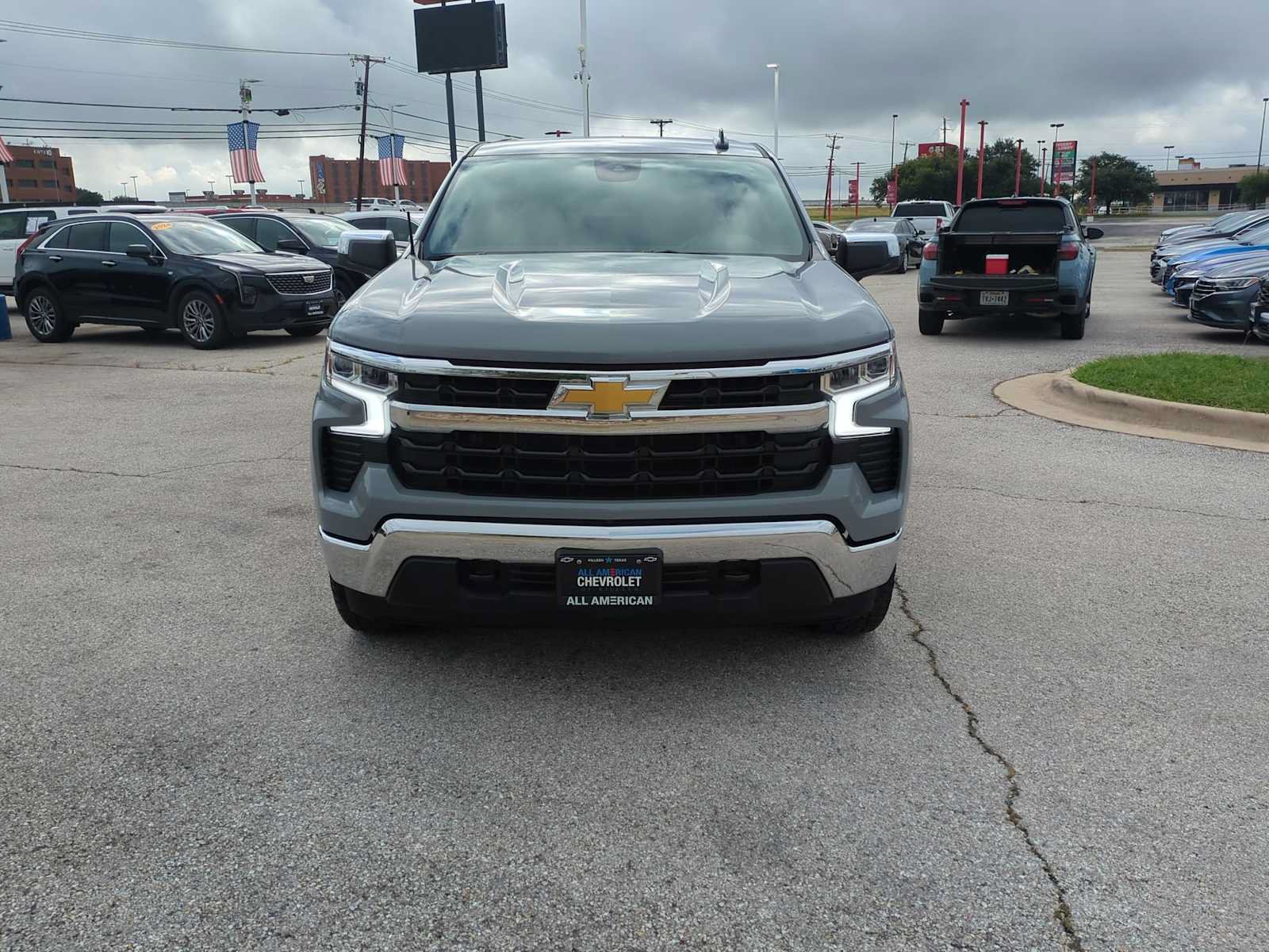 Used 2024 Chevrolet Silverado 1500 LT AWD/4WD image 3