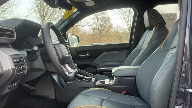 Used 2024 Toyota Tacoma Trailhunter image 10