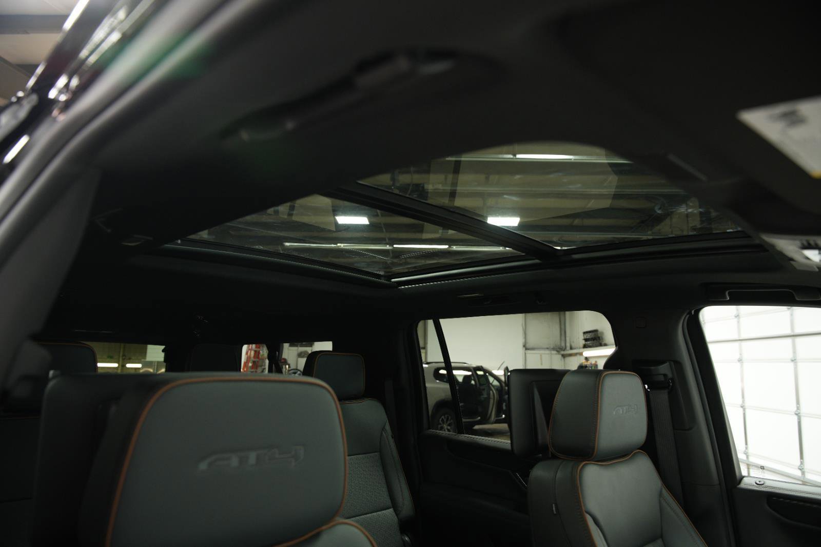 New 2026 GMC Yukon XL AT4 w/ AT4 Premium Plus Package AWD/4WD image 23