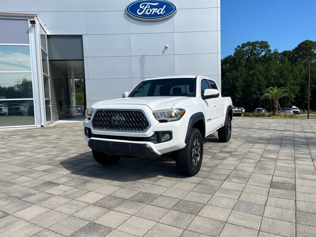 Used 2018 Toyota Tacoma TRD Off-Road AWD/4WD image 2