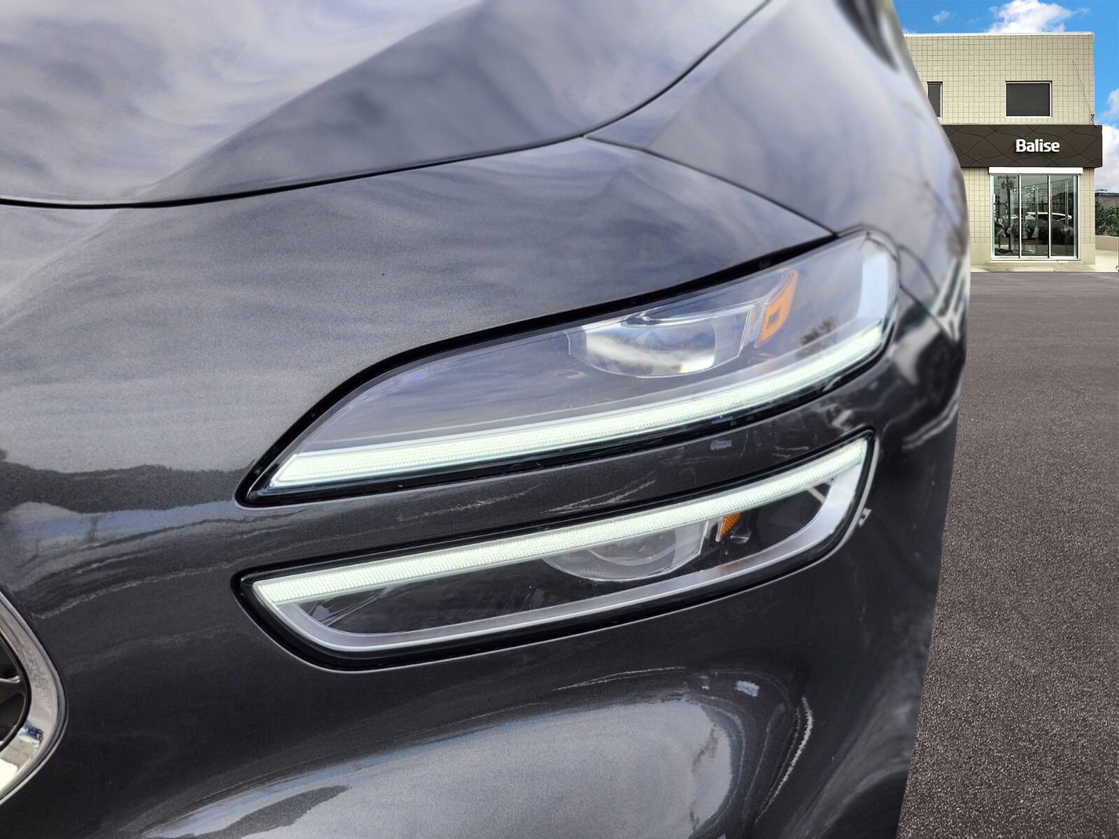 Used 2025 Genesis G70 2.5T image 10