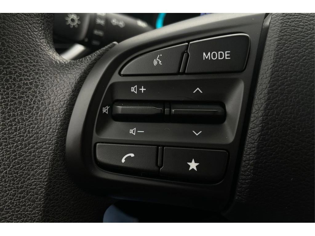 Used 2023 Hyundai Venue SE image 24