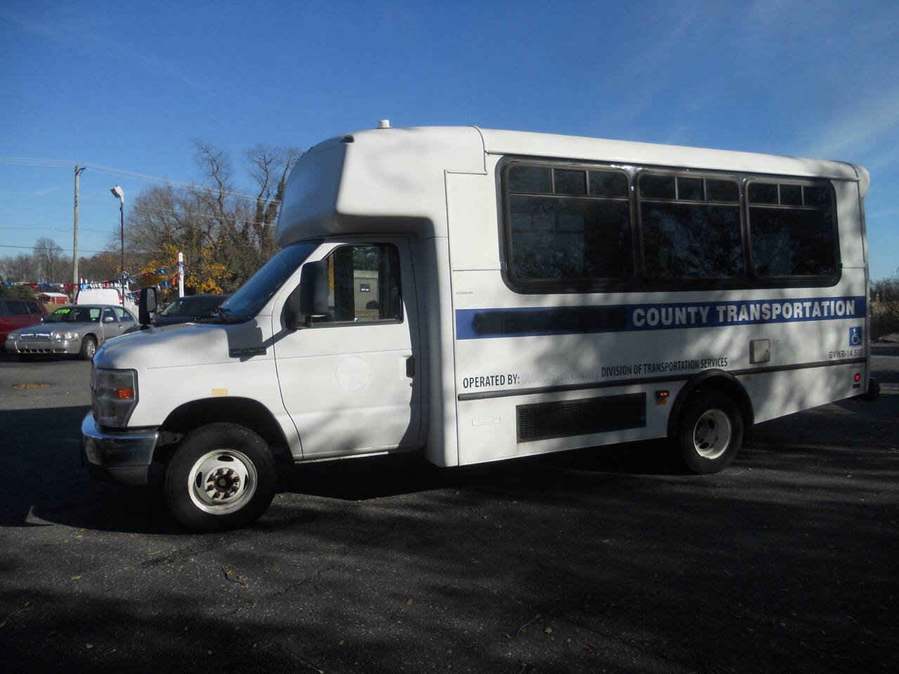 Used 2013 Ford E-450 and Econoline 450 Super Duty w/ Shuttle Bus Prep Pkg image 10