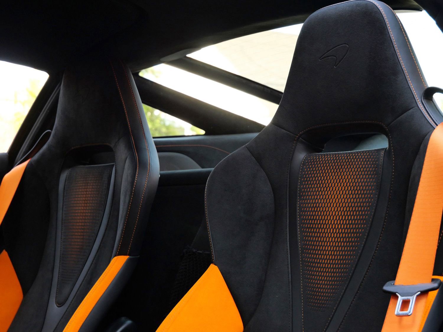Used 2024 McLaren 750S RWD image 17