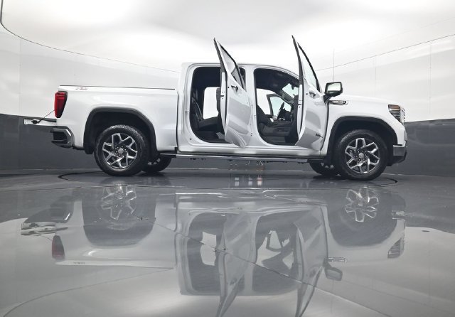 Certified 2023 GMC Sierra 1500 SLT w/ SLT Premium Plus Package AWD/4WD image 33