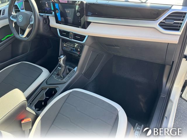 New 2025 Volkswagen Taos SE image 13