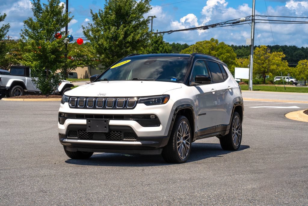 Used 2022 Jeep Compass Limited w/ Elite Group AWD/4WD image 3