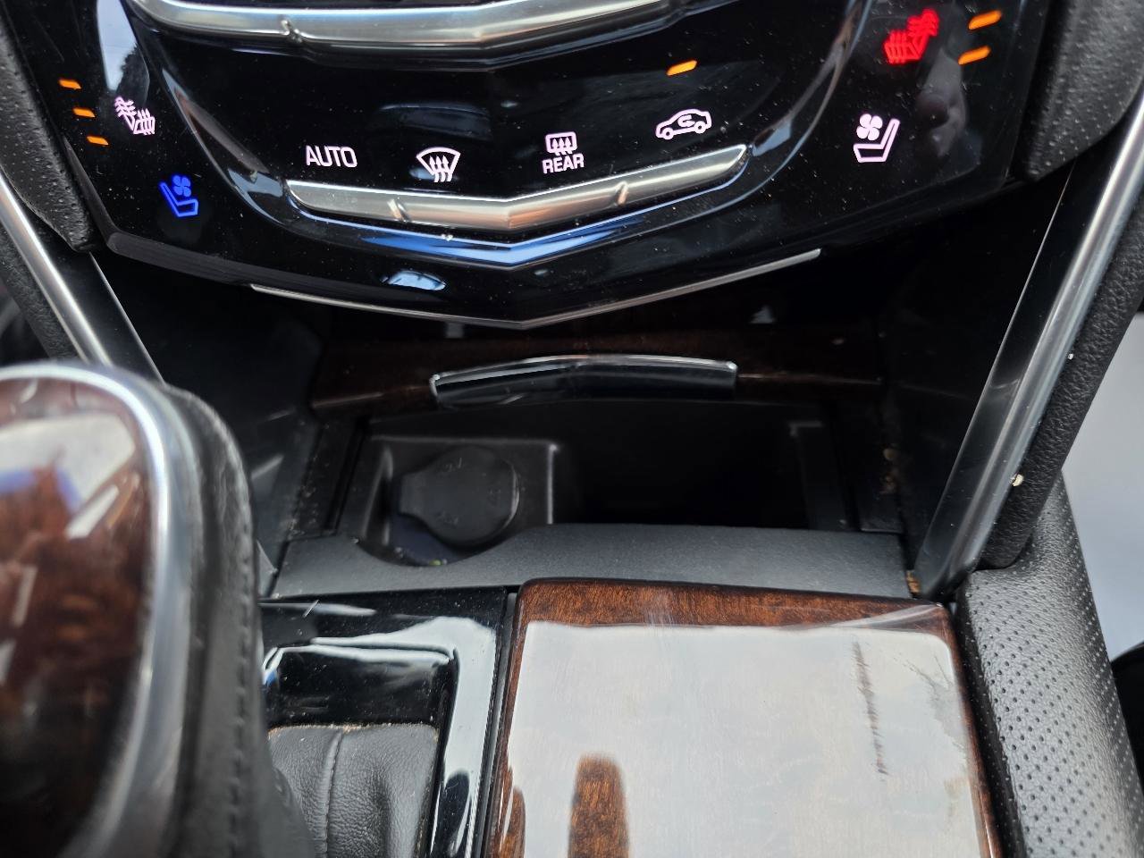 Used 2013 Cadillac XTS Luxury image 32