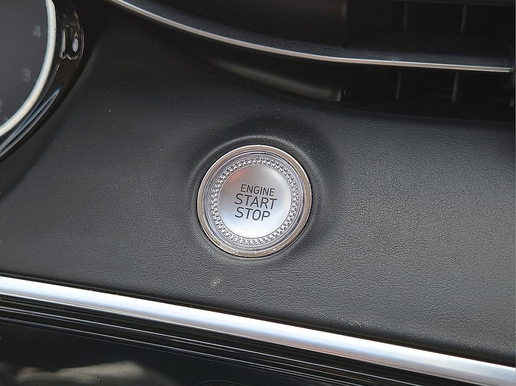 Used 2025 Genesis GV70 2.5T image 32