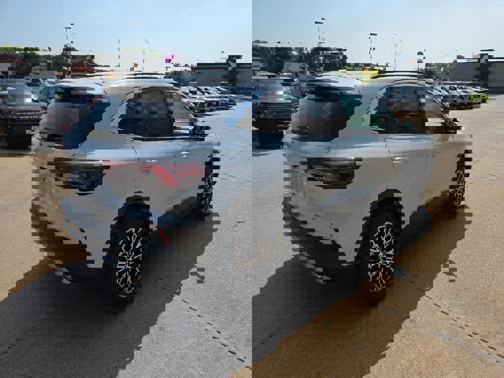 New 2025 Ford Escape SE image 4