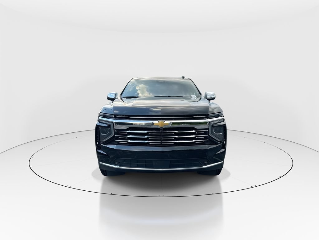 Used 2025 Chevrolet Suburban Premier RWD image 3