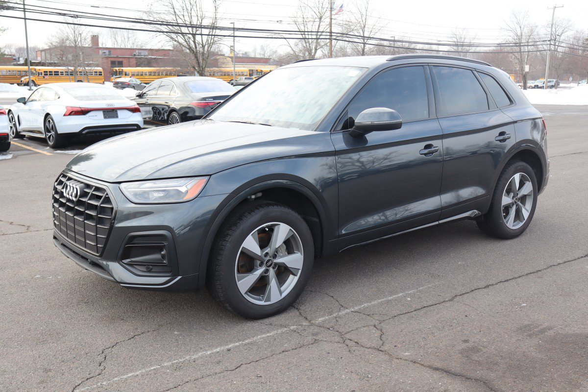 Used 2025 Audi Q5 2.0T Premium w/ Convenience Plus Package image 1