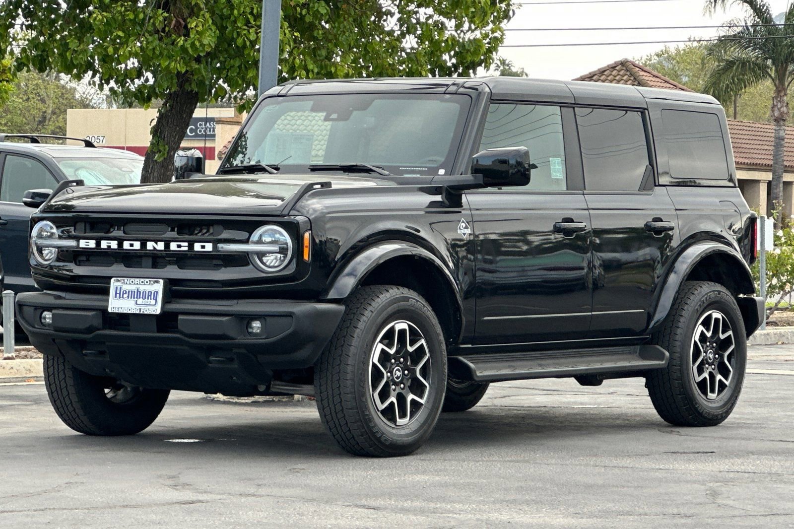 Used 2025 Ford Bronco Outer Banks image 8