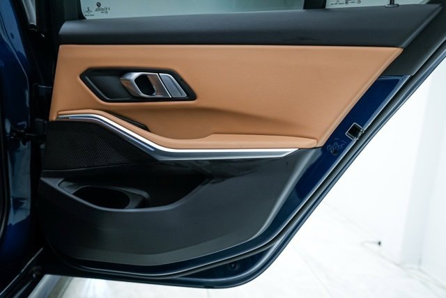 Used 2023 BMW 330i xDrive Sedan w/ Premium Package image 28