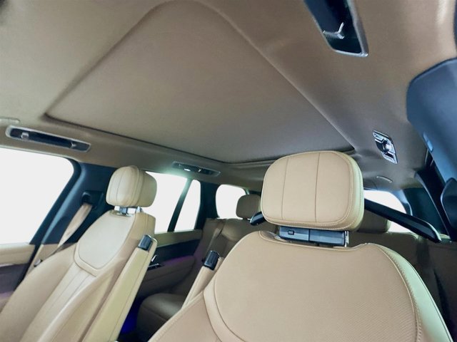 New 2026 Land Rover Range Rover SE image 14