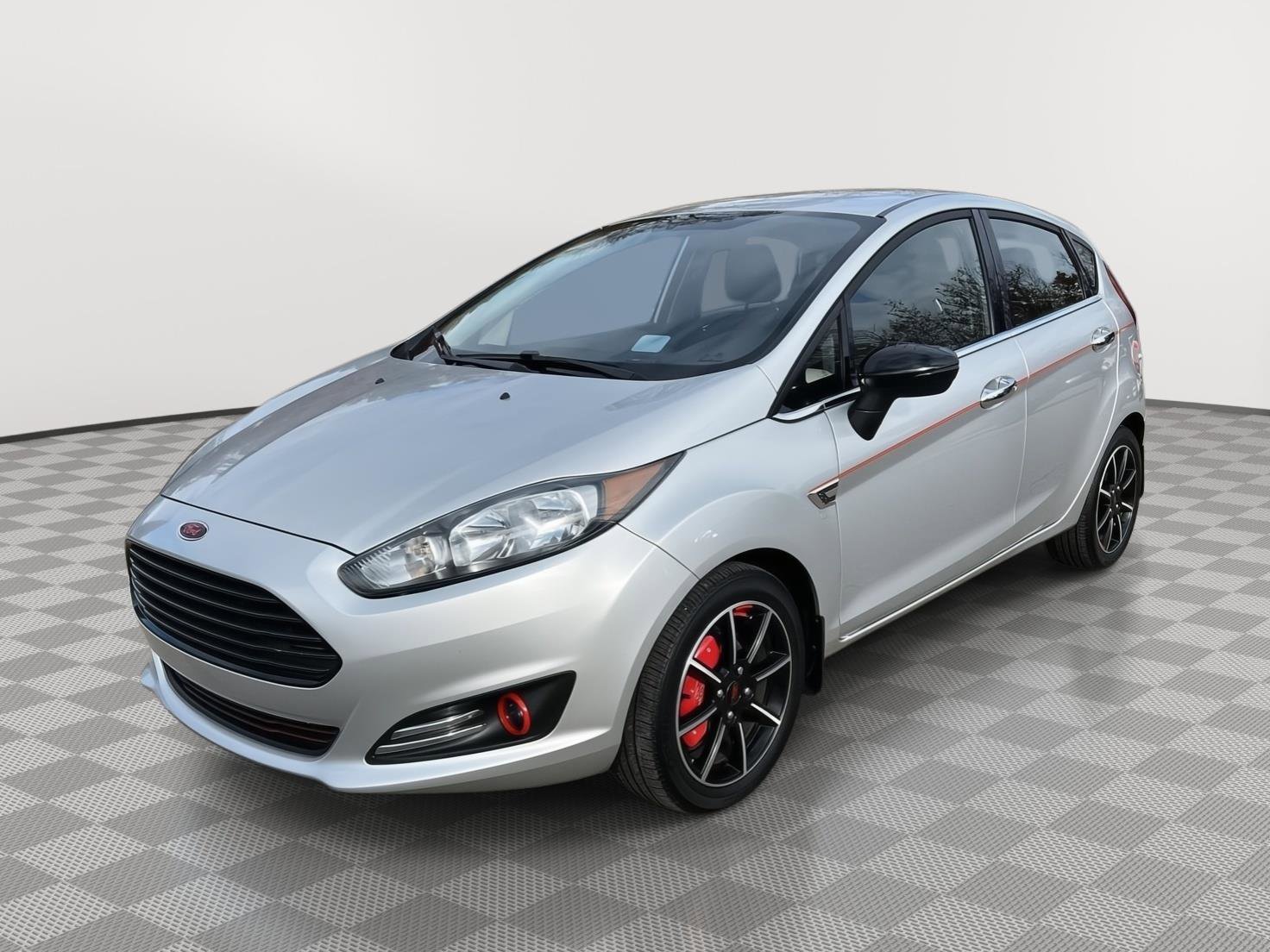 Used 2016 Ford Fiesta SE w/ SE Black Package image 3
