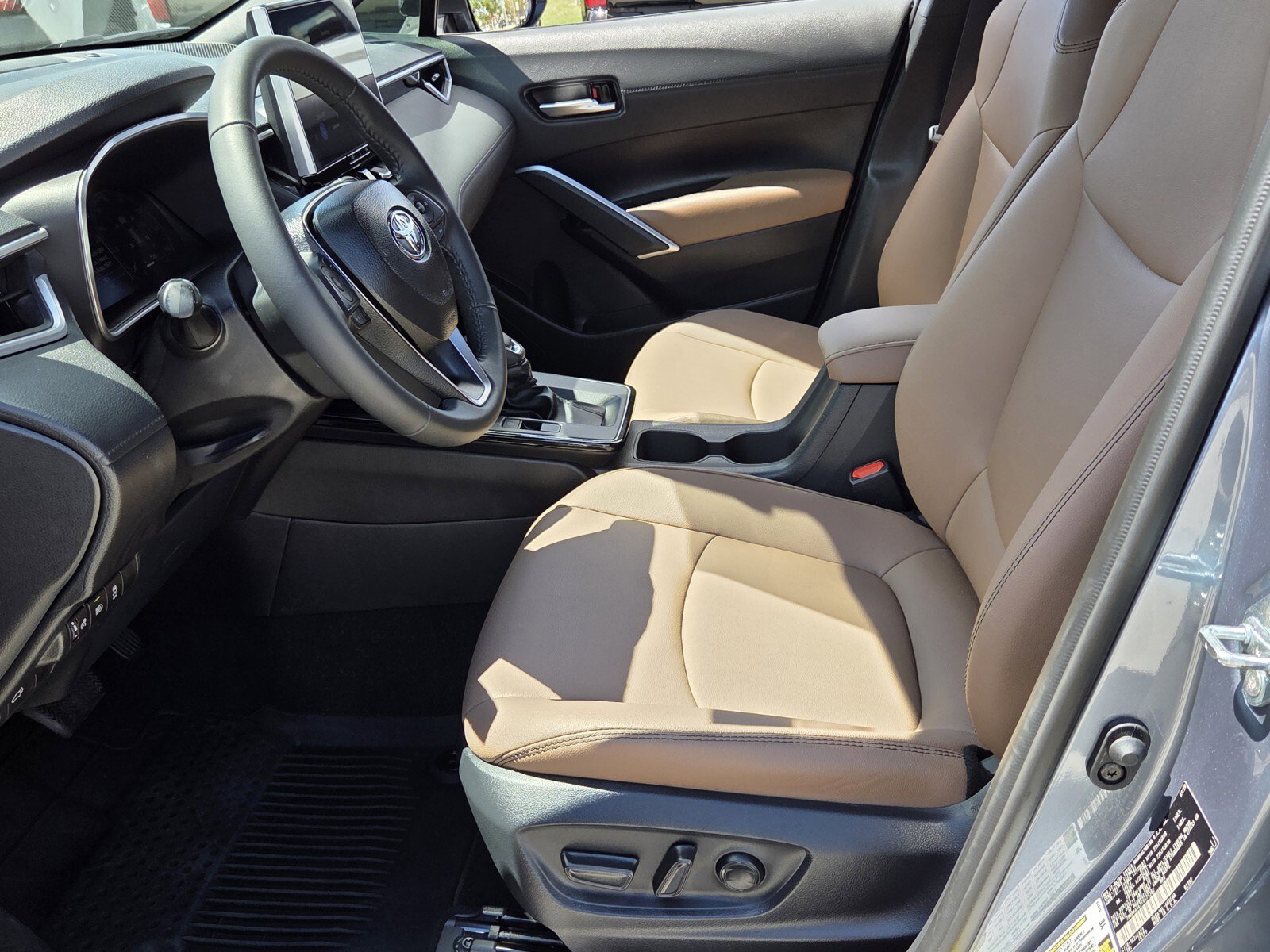 Used 2026 Toyota Corolla Cross XLE w/ Convenience Package image 4