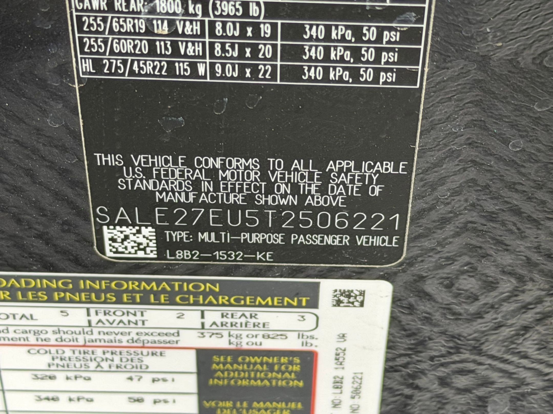 New 2026 Land Rover Defender 110 X-Dynamic SE image 19