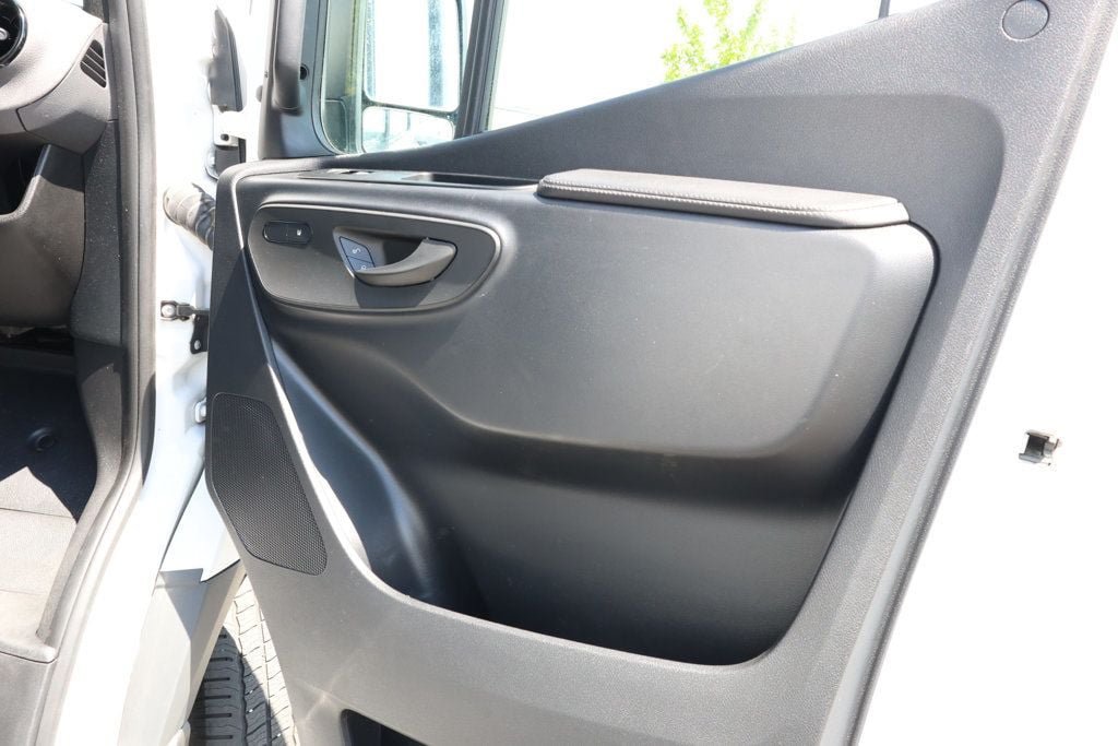 Used 2022 Mercedes-Benz Sprinter 2500 image 27