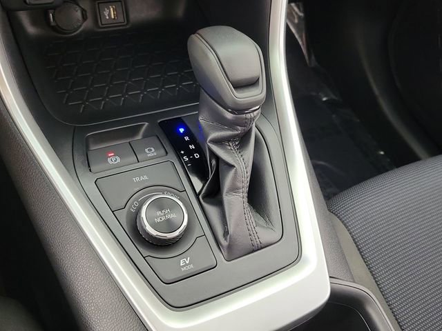 Used 2024 Toyota RAV4 LE AWD/4WD image 30