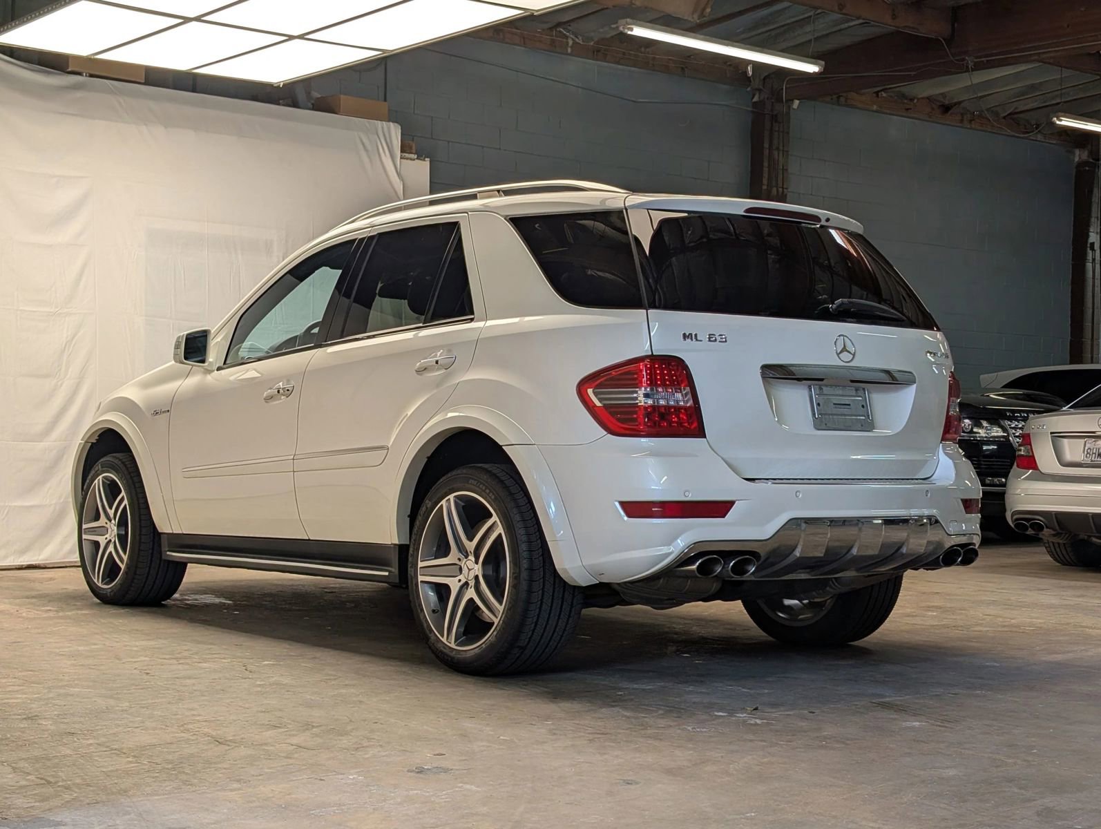 Used 2011 Mercedes-Benz ML 63 AMG 4MATIC image 4