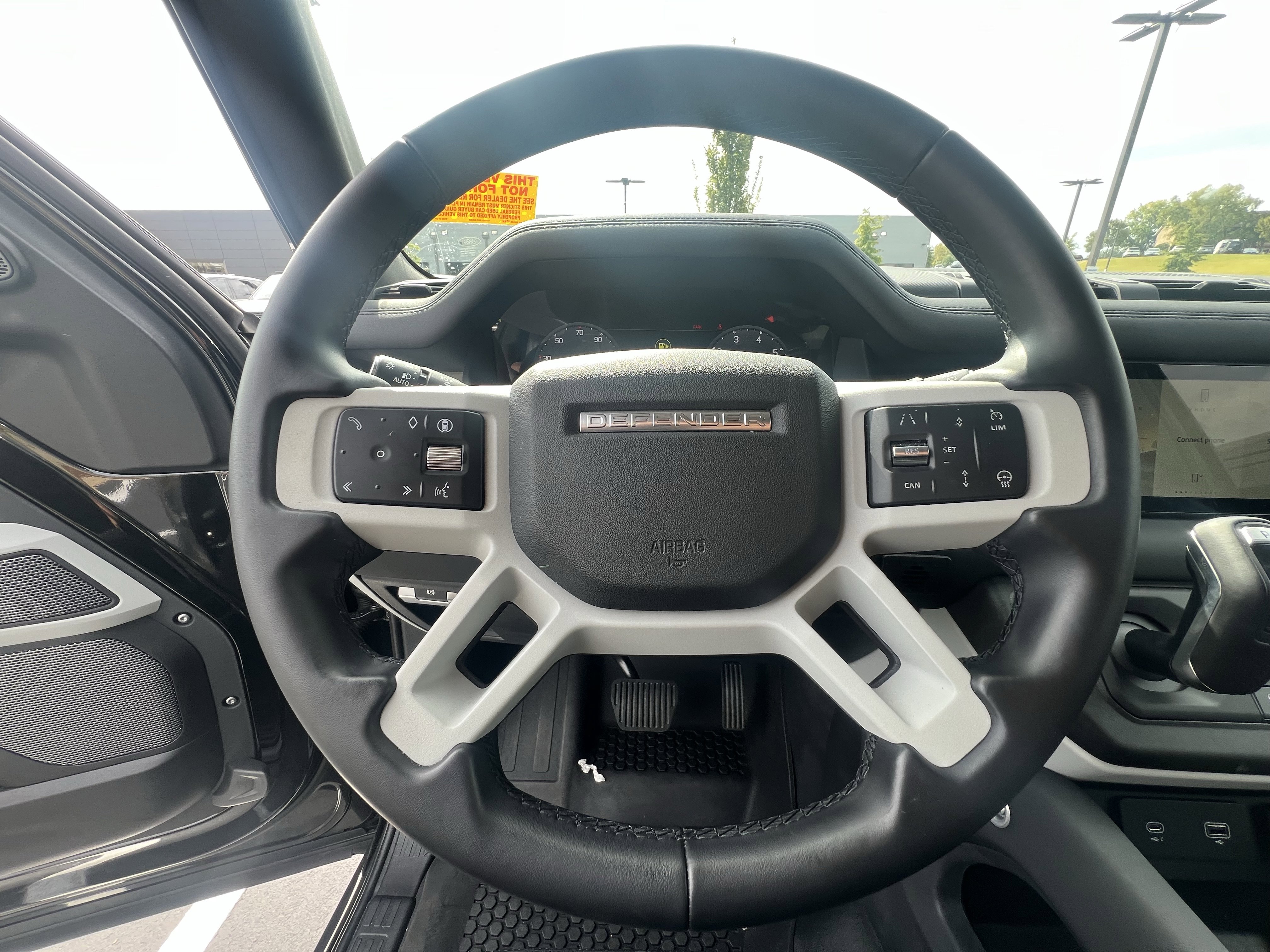 Used 2024 Land Rover Defender 110 S image 19