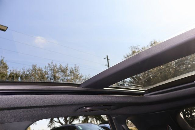 Used 2021 Ford Edge ST-Line image 27