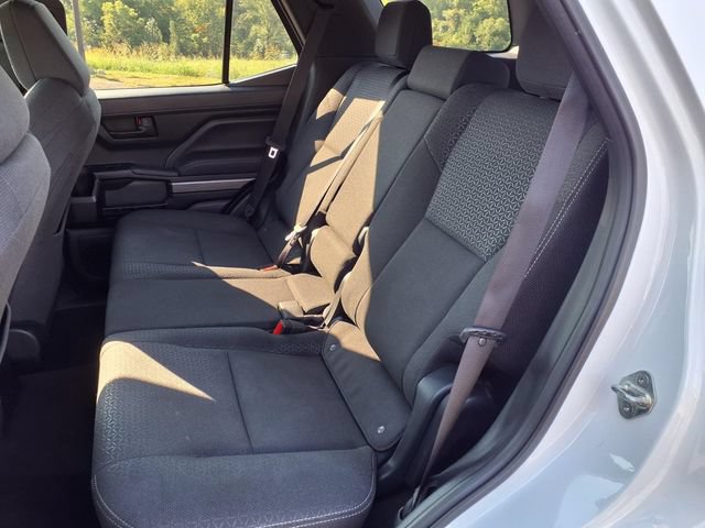 Used 2025 Toyota 4Runner SR5 AWD/4WD image 43