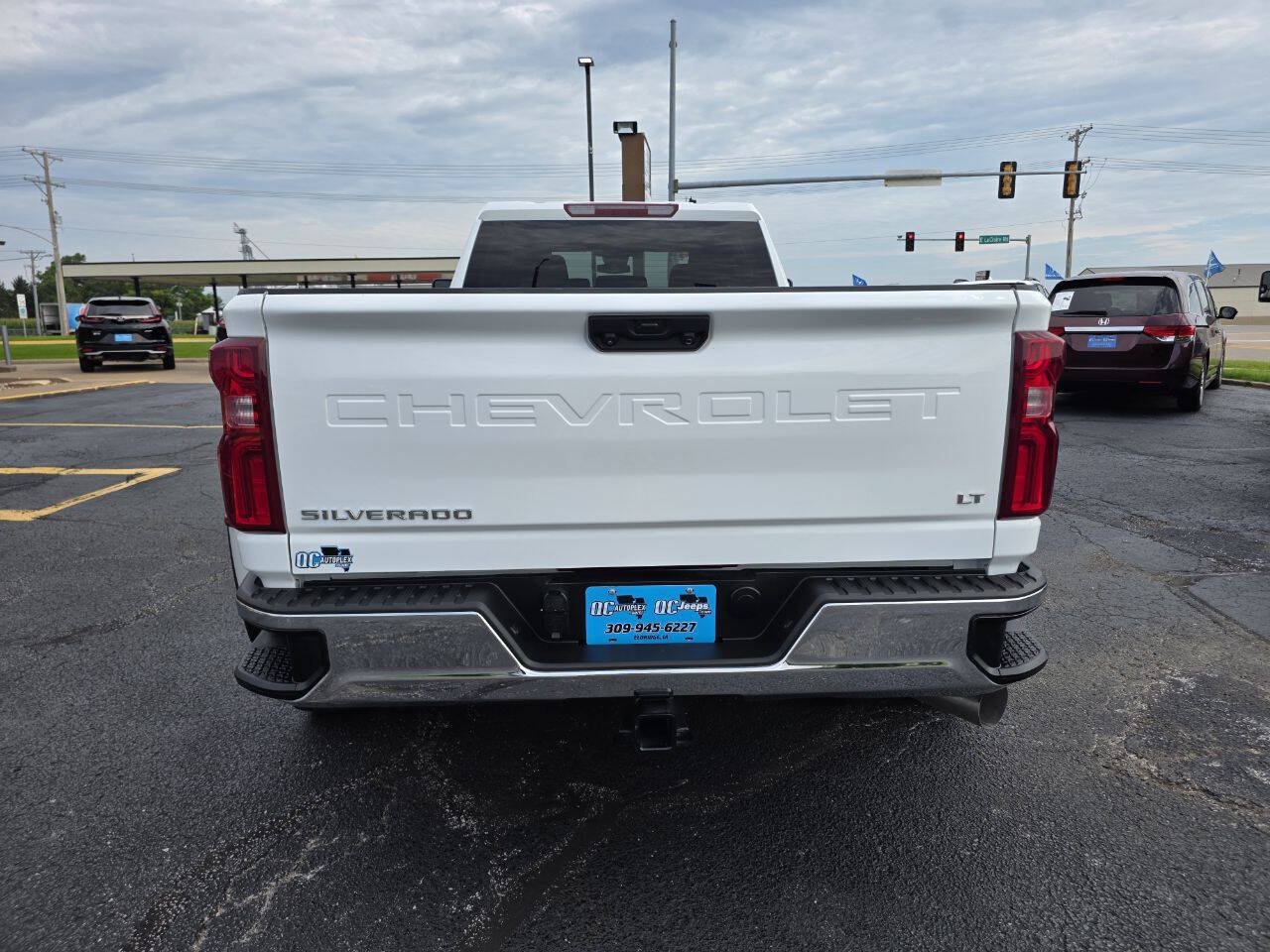 Used 2025 Chevrolet Silverado 3500 LT w/ Convenience Package AWD/4WD image 8