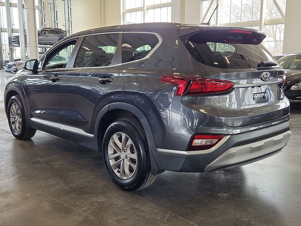 Used 2020 Hyundai Santa Fe SE image 7