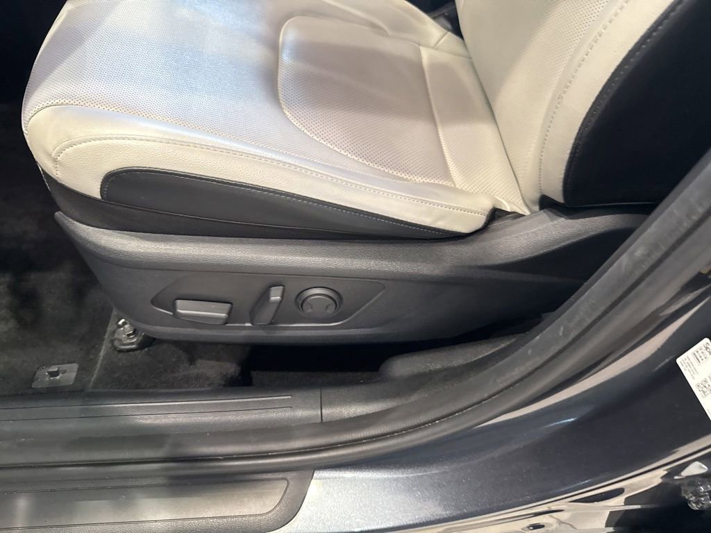 Used 2023 Kia Sportage EX image 19