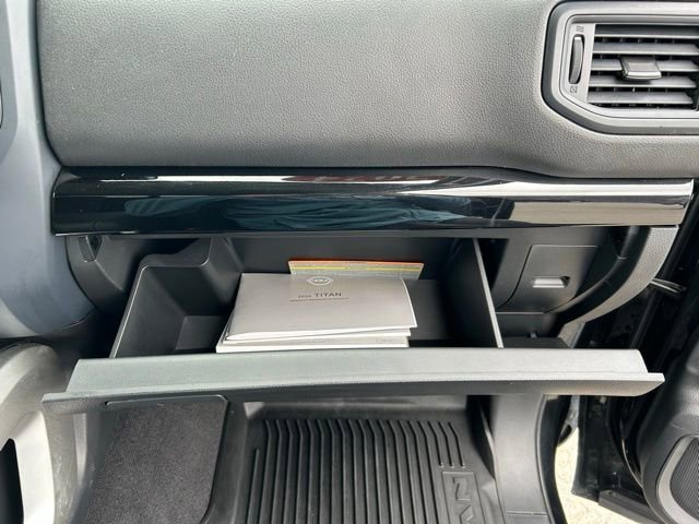 Used 2024 Nissan Titan SV w/ SV Convenience Package image 31