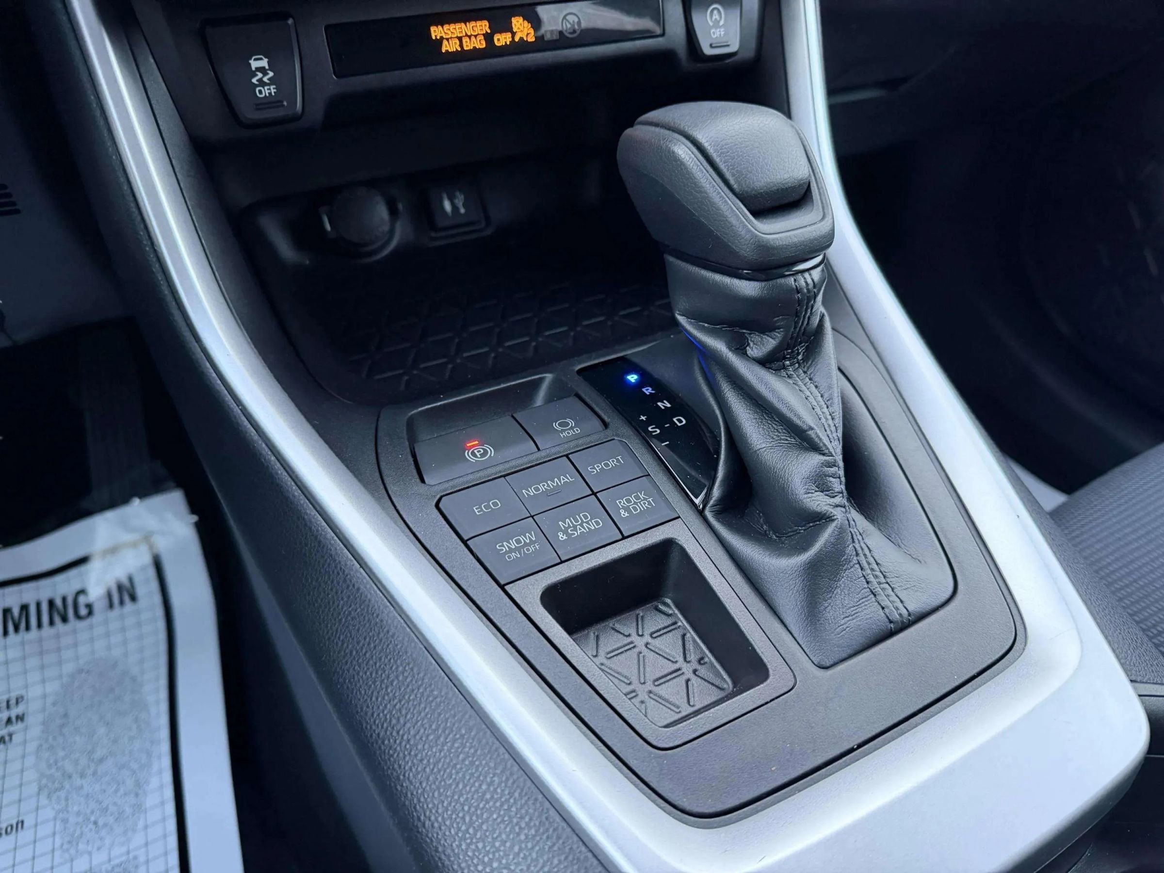 Used 2019 Toyota RAV4 LE image 24