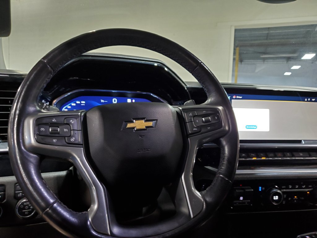 Used 2023 Chevrolet Silverado 1500 LTZ AWD/4WD image 23