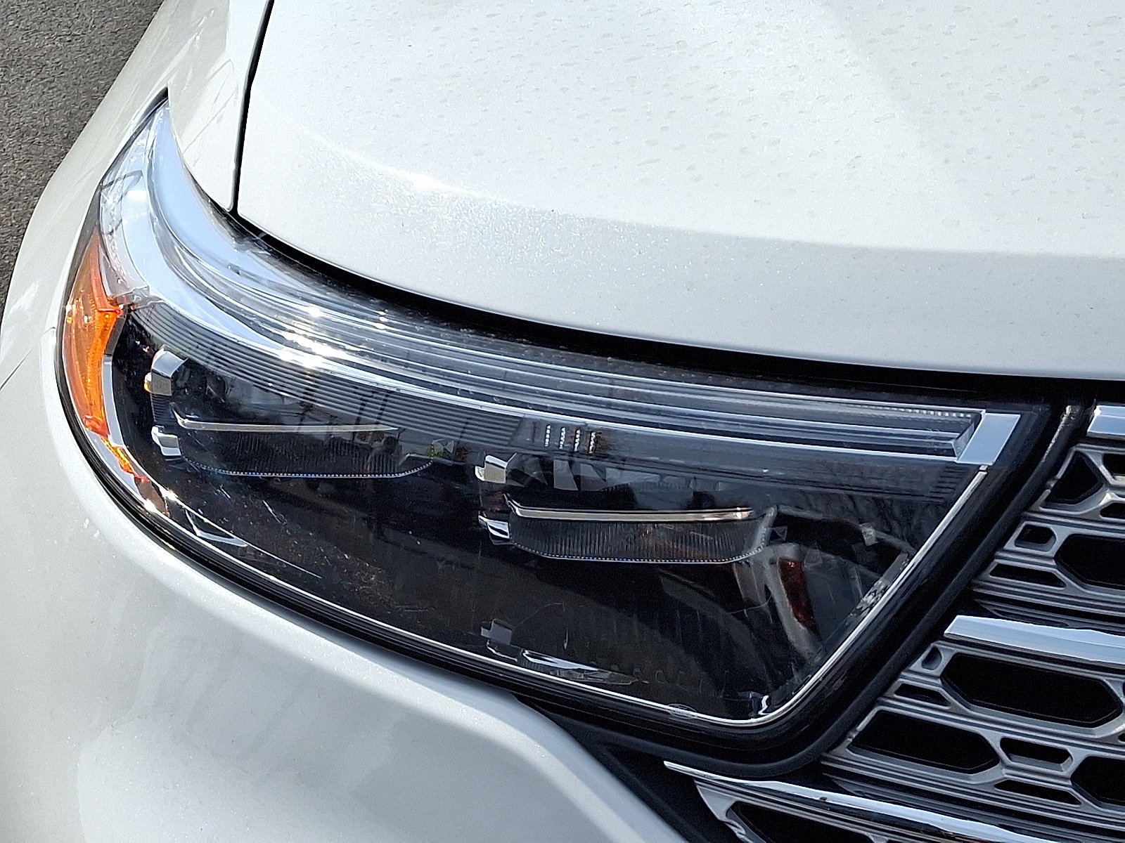 Certified 2023 Ford Explorer Limited w/ Limited Technology Package image 9