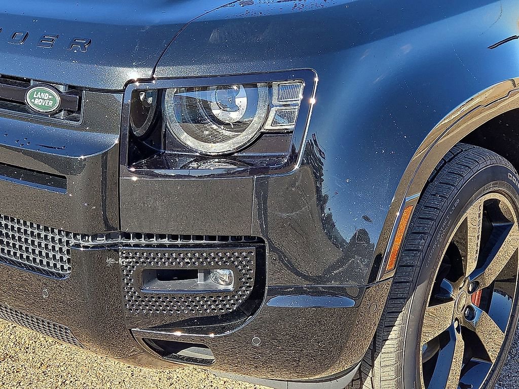 Used 2023 Land Rover Defender 110 X image 10