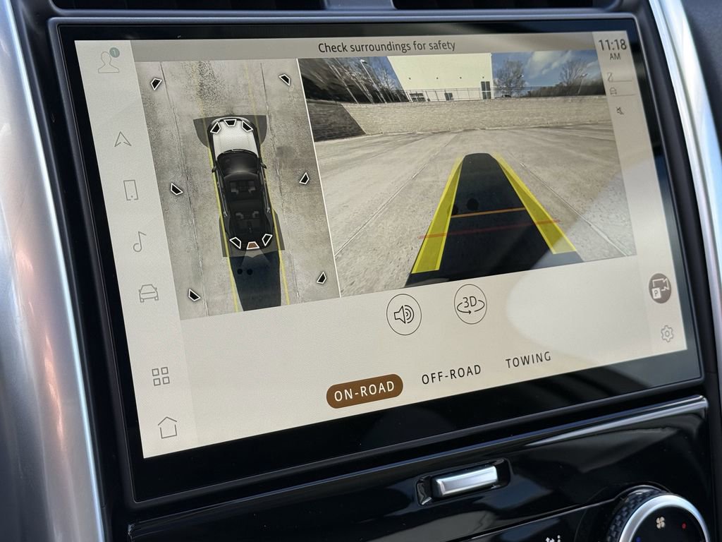 Used 2024 Land Rover Discovery S image 23