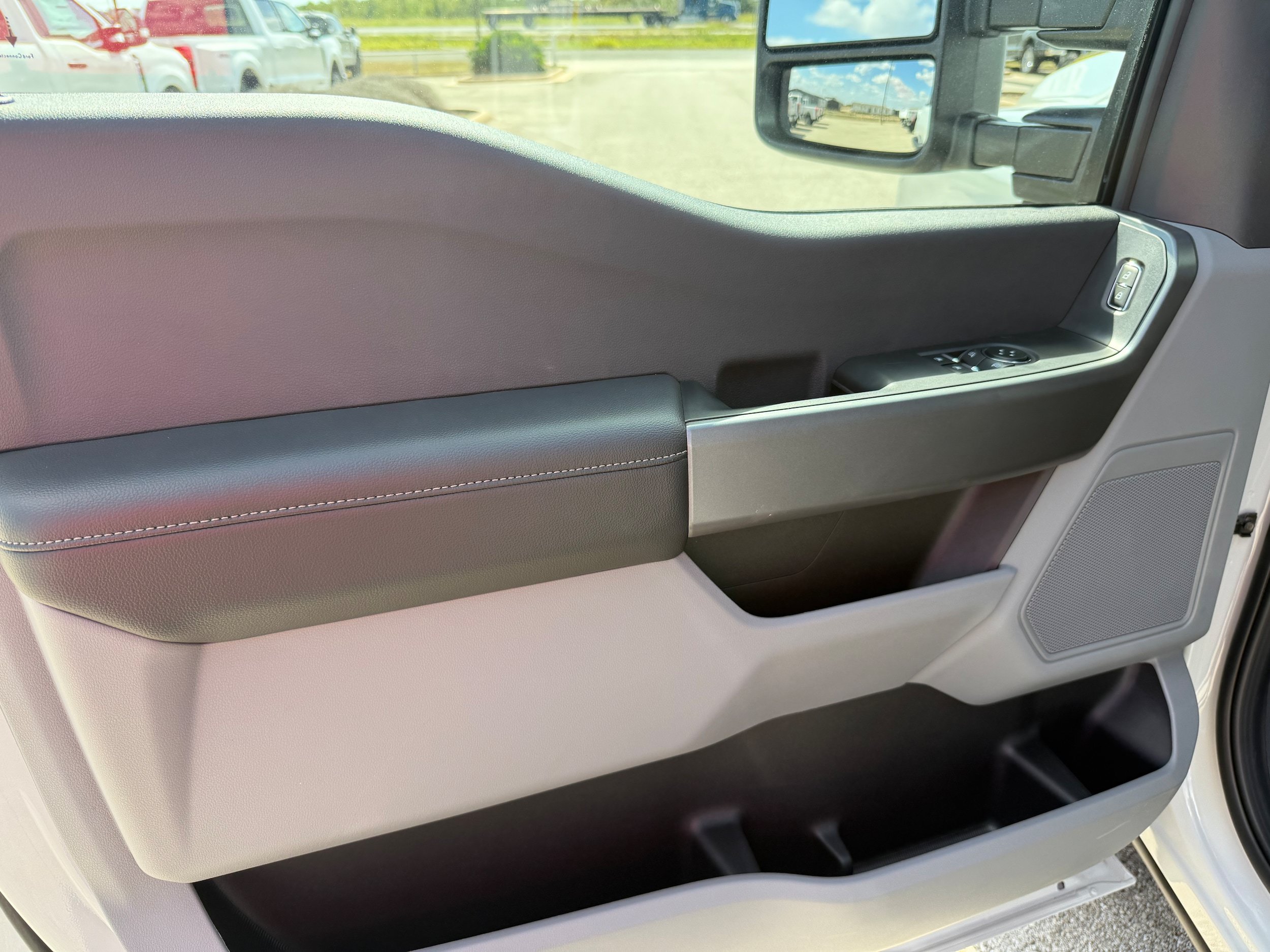 New 2026 Ford F350 XLT w/ 360-Degree Camera Package RWD image 10