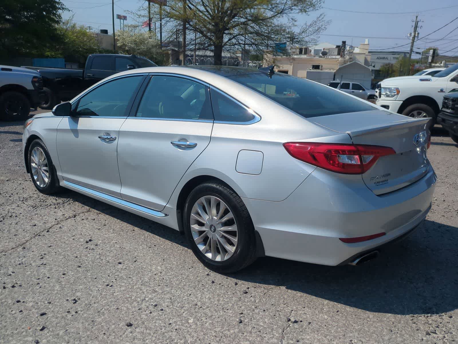 Used 2015 Hyundai Sonata Limited w/ Option Group 05 FWD image 6