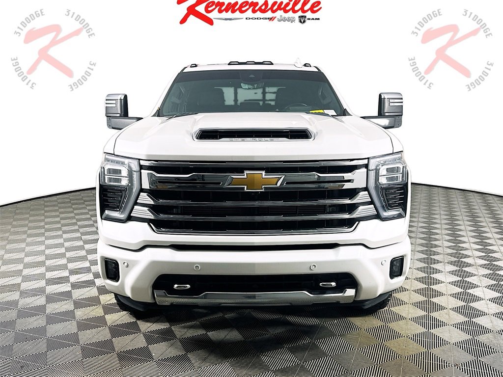 Used 2024 Chevrolet Silverado 3500 High Country w/ High Country Premium Package image 2