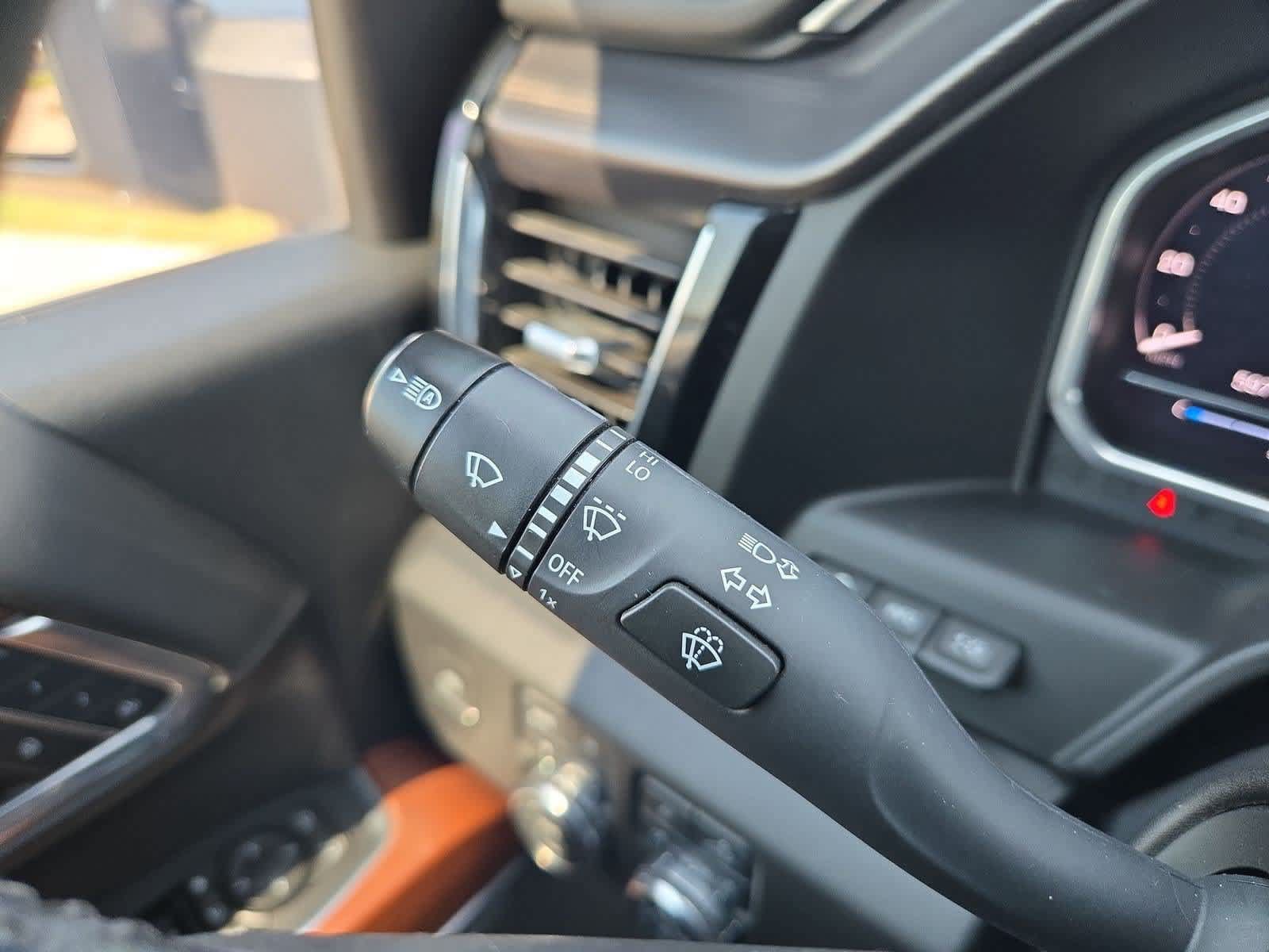 Used 2024 GMC Sierra 3500 Denali Ultimate AWD/4WD image 26