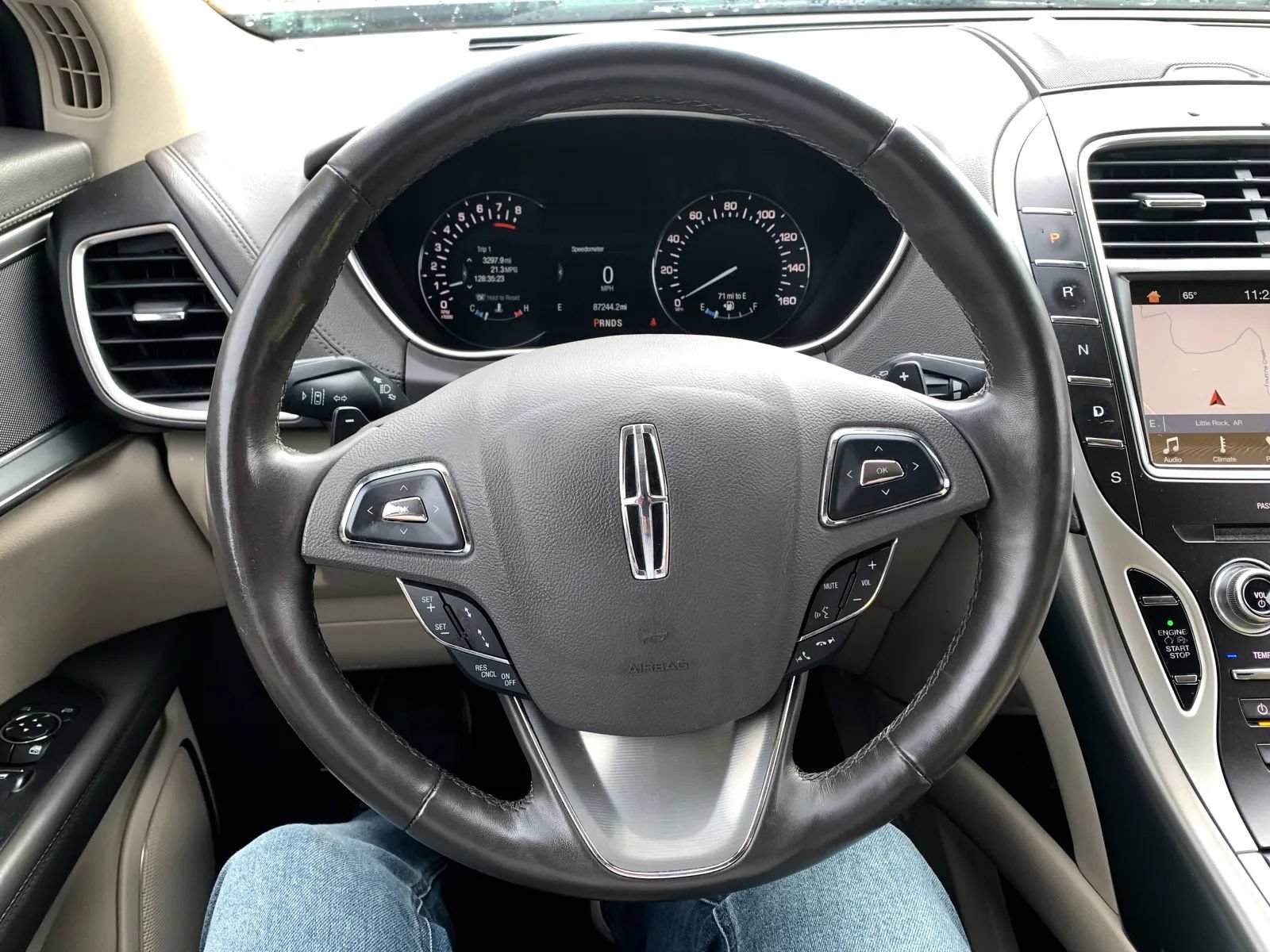 Used 2018 Lincoln MKX Reserve w/ Driver Assistance Package FWD image 12